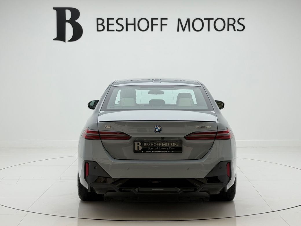 2024 BMW i5