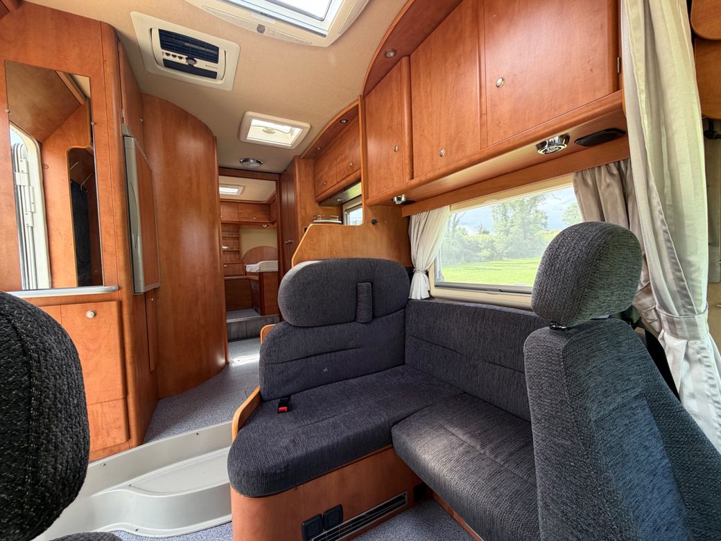 2004 CARTHAGO  M-LINER 52 R.H.D AUTO 