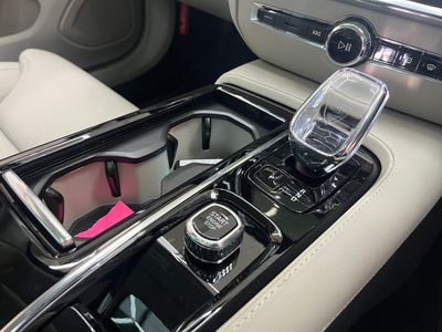 2025 Volvo V60