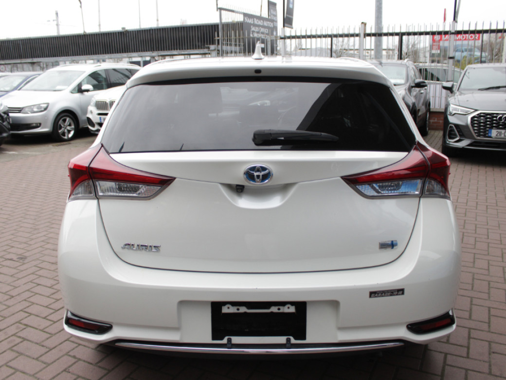 2016 Toyota Auris