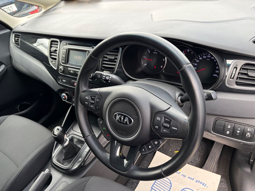 2016 Kia Carens