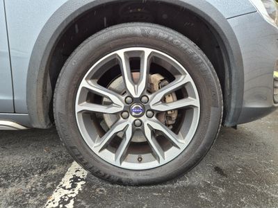2017 Volvo V60 Cross Country