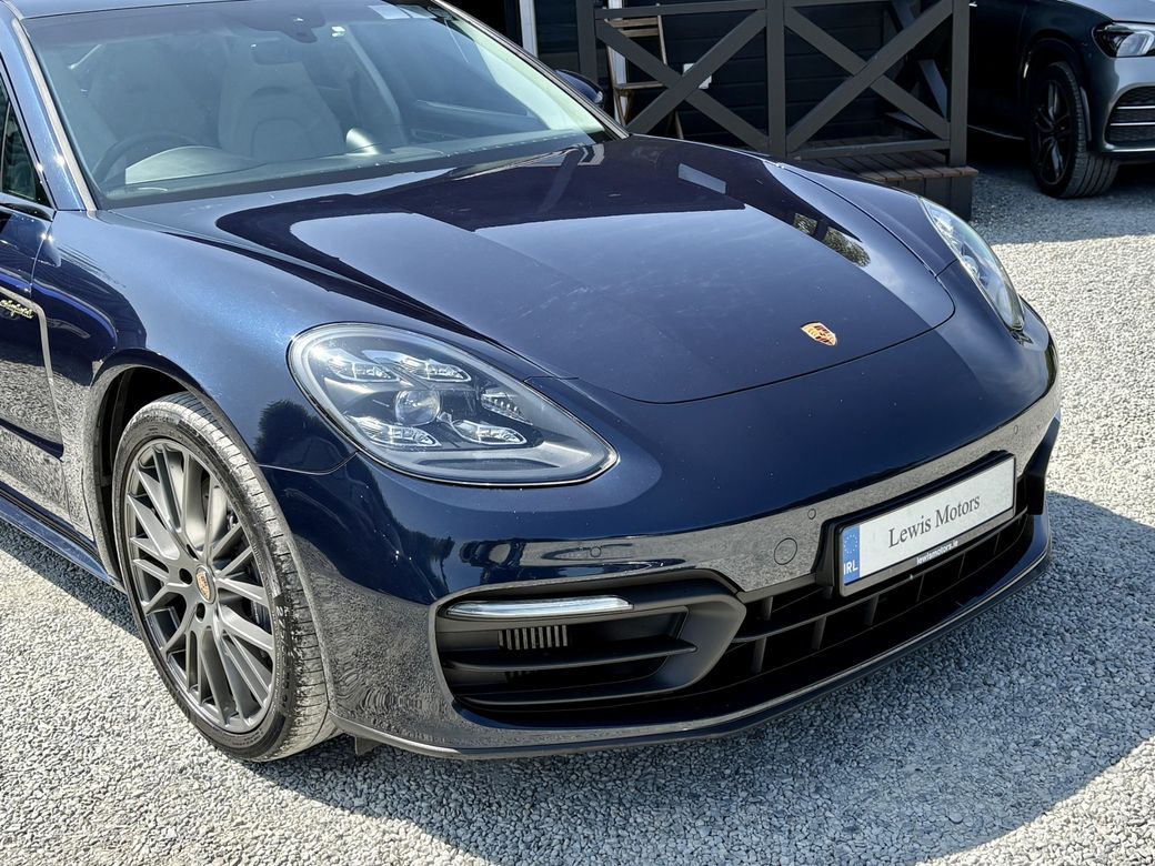 2022 Porsche Panamera