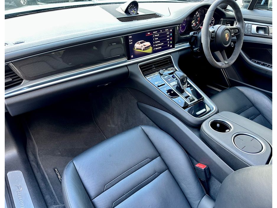 2022 Porsche Panamera