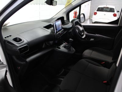 2023 Peugeot Partner