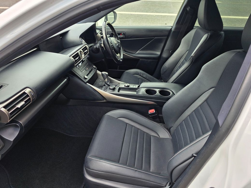 2016 Lexus IS