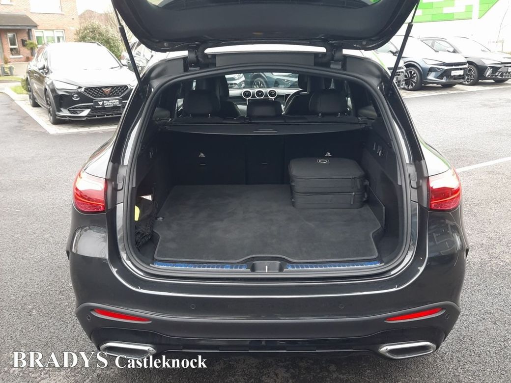 2025 Mercedes-Benz GLC Class