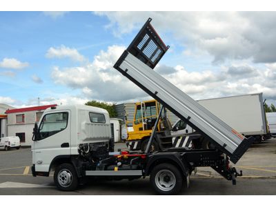 2025 FUSO Canter