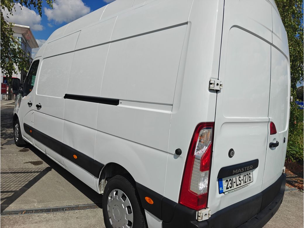 2023 Renault Master