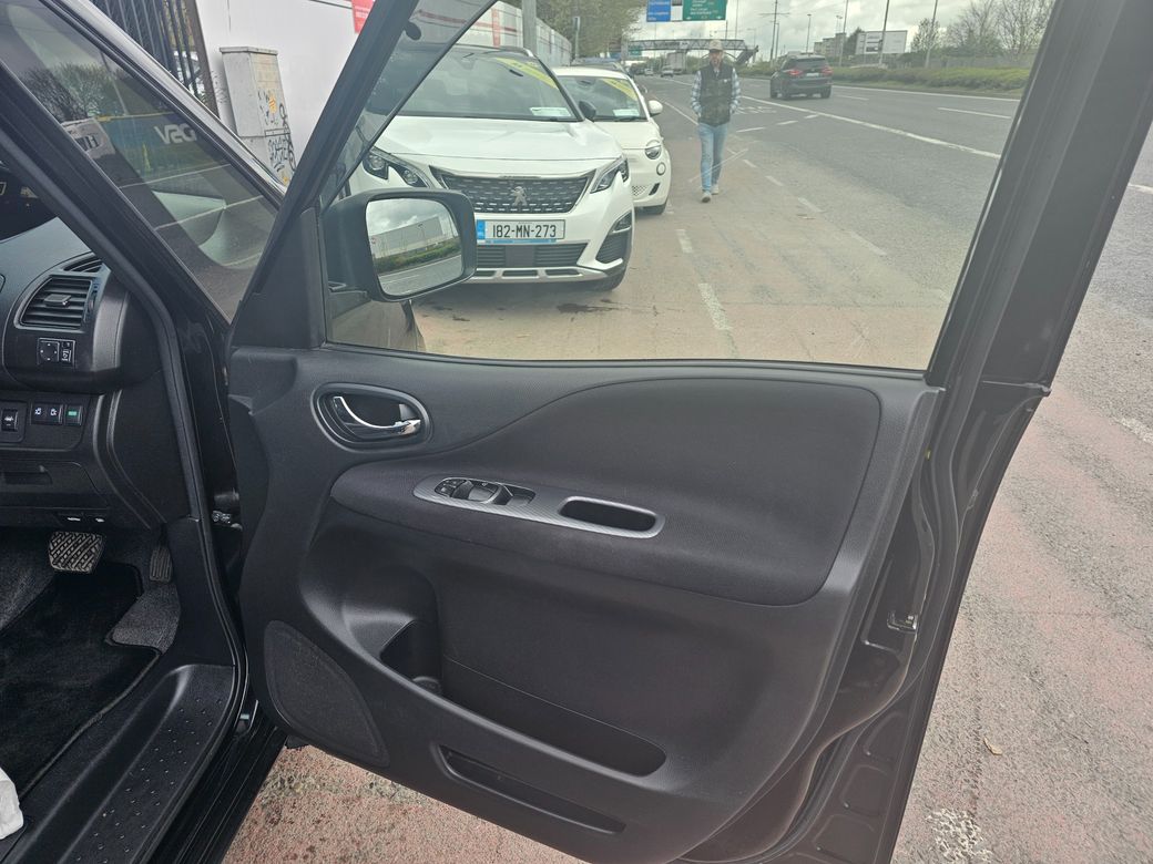 2014 Nissan Serena