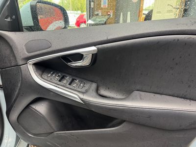 2017 Volvo V40