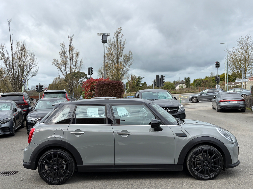 2022 Mini Hatch