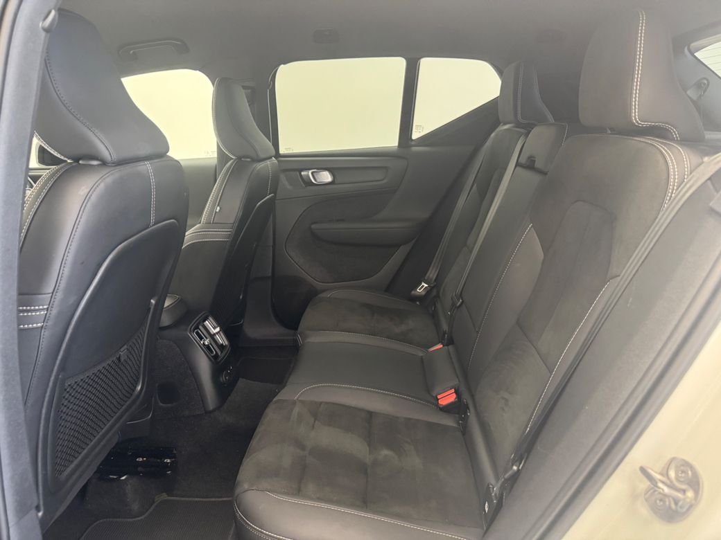 2022 Volvo XC40