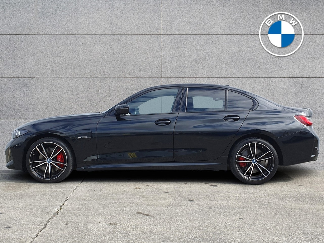 2023 BMW 330