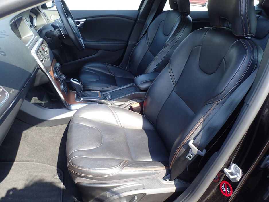 2018 Volvo V40