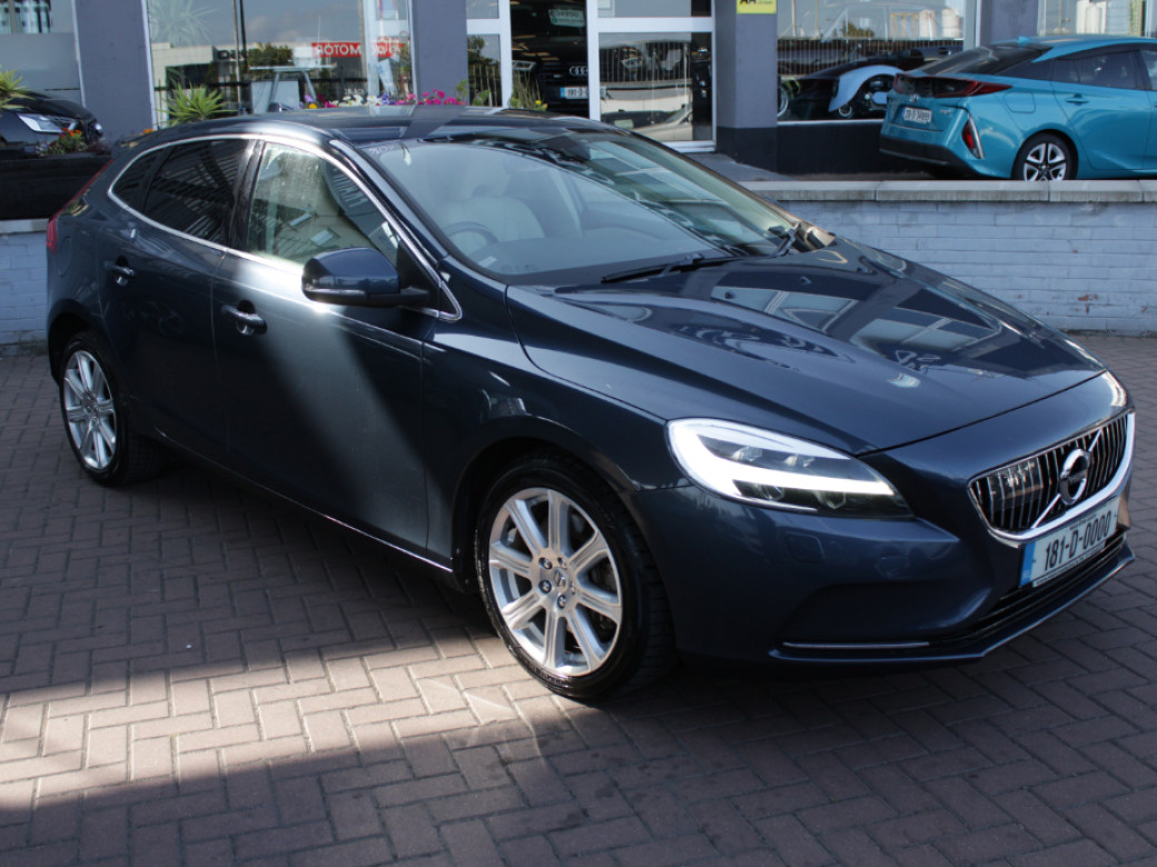 2018 Volvo V40