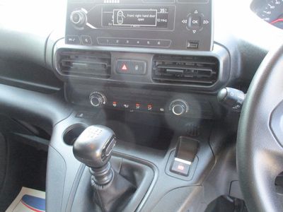 2022 Peugeot Partner