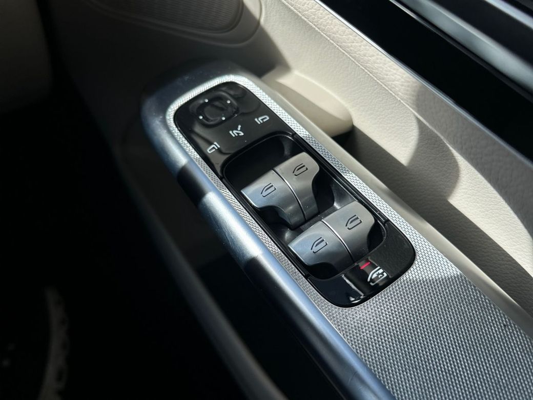 2023 Mercedes-Benz GLC Class