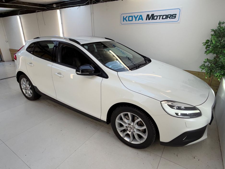 2017 Volvo V40