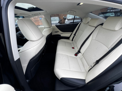 2022 Lexus ES 300h