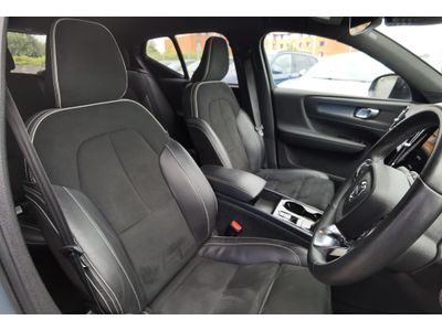 2022 Volvo XC40