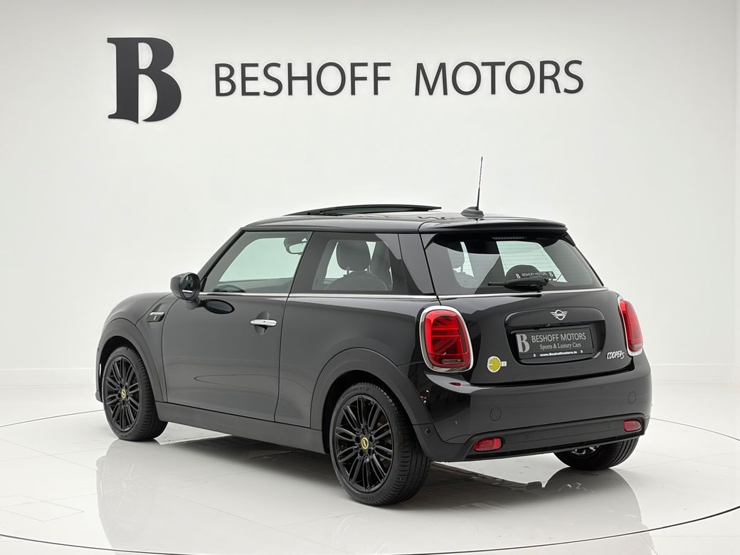 2023 Mini Hatch