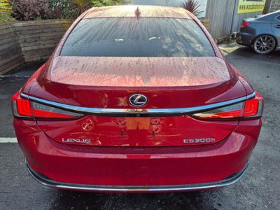 2022 Lexus ES 300h