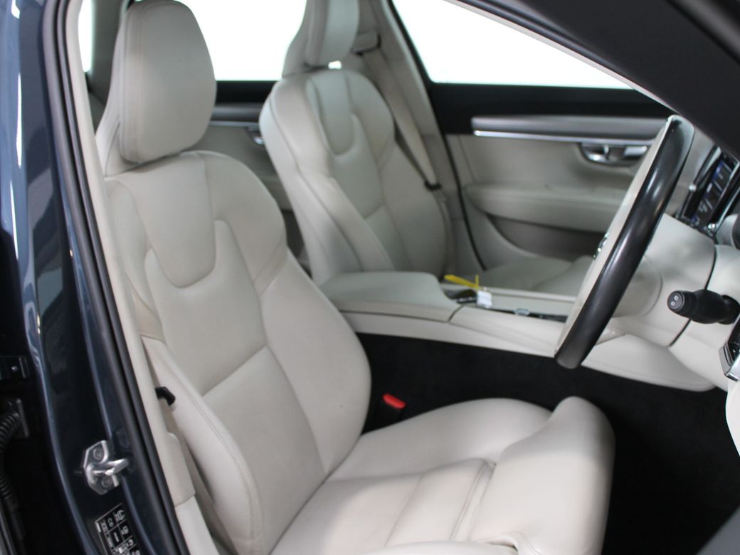 2020 Volvo V90