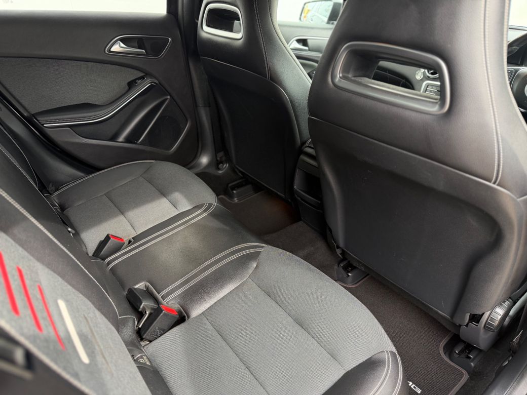 2017 Mercedes-Benz A 180