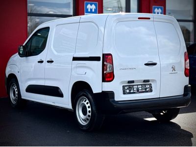 2023 Peugeot Partner