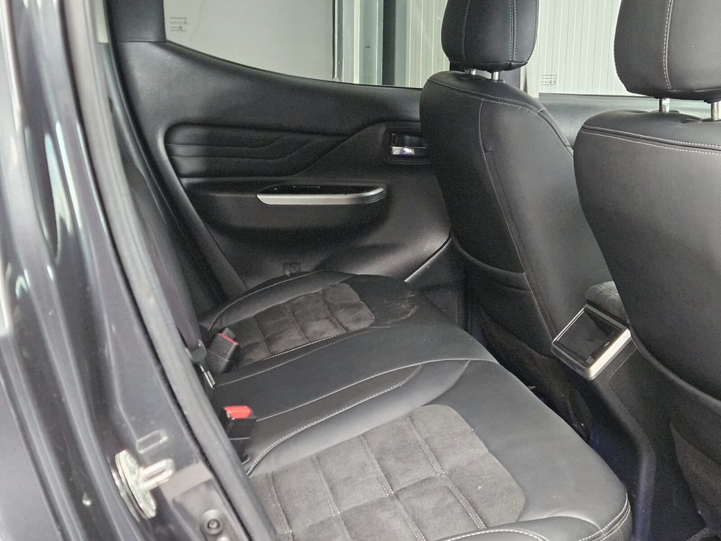 2021 Mitsubishi L200