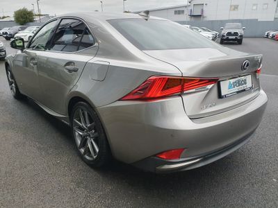 2017 Lexus IS 300h