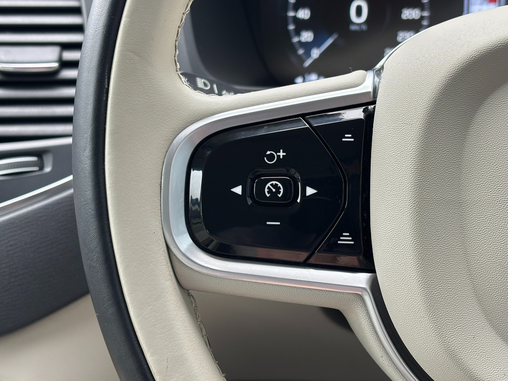 2022 Volvo XC90