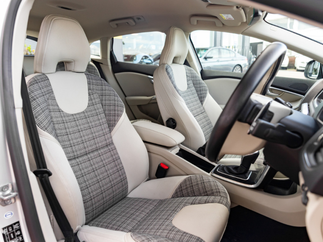 2016 Volvo V40
