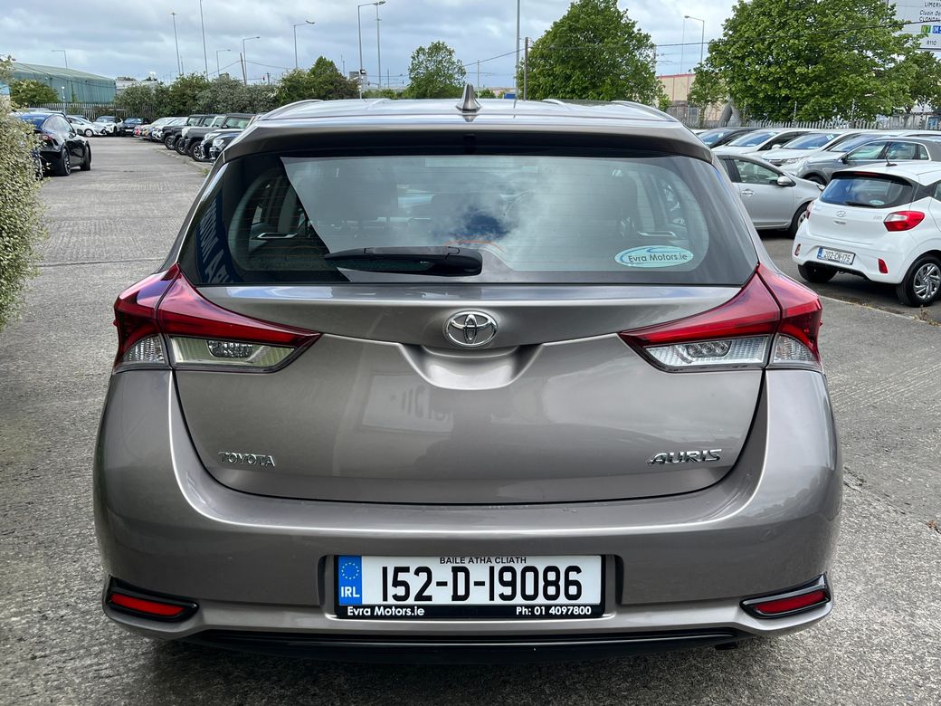 2015 Toyota Auris