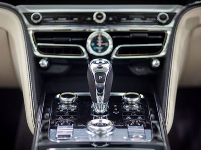 2025 Bentley Flying Spur