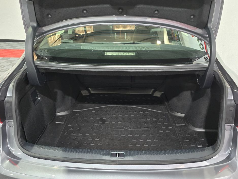 2016 Lexus IS 300h