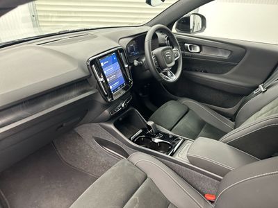 2023 Volvo XC40