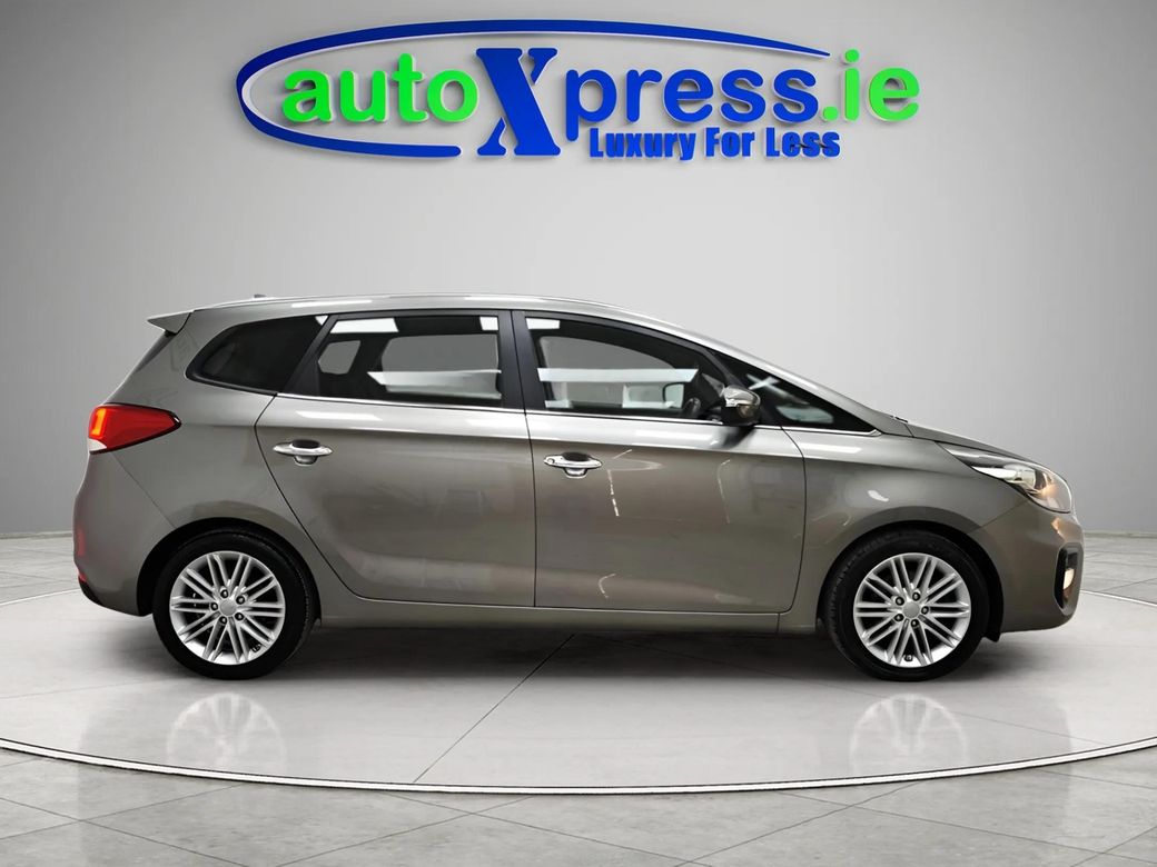 2017 Kia Carens