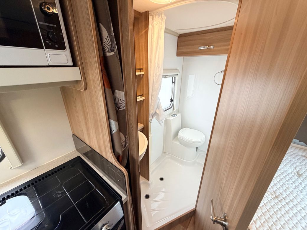 2016 SWIFT  SWIFT ESCAPE 663 LOW PROFILE AUTO 4 BERTH 