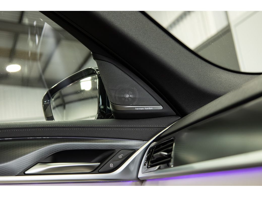 2022 BMW 520