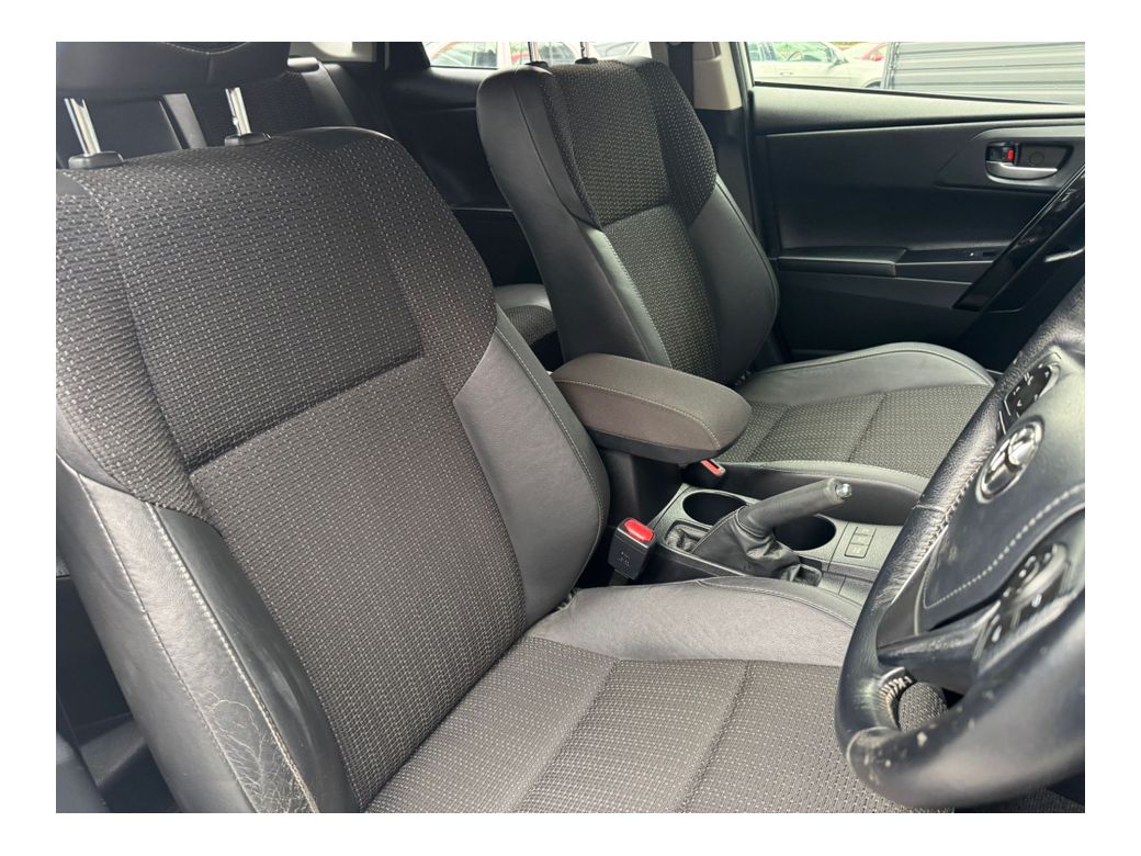 2017 Toyota Auris
