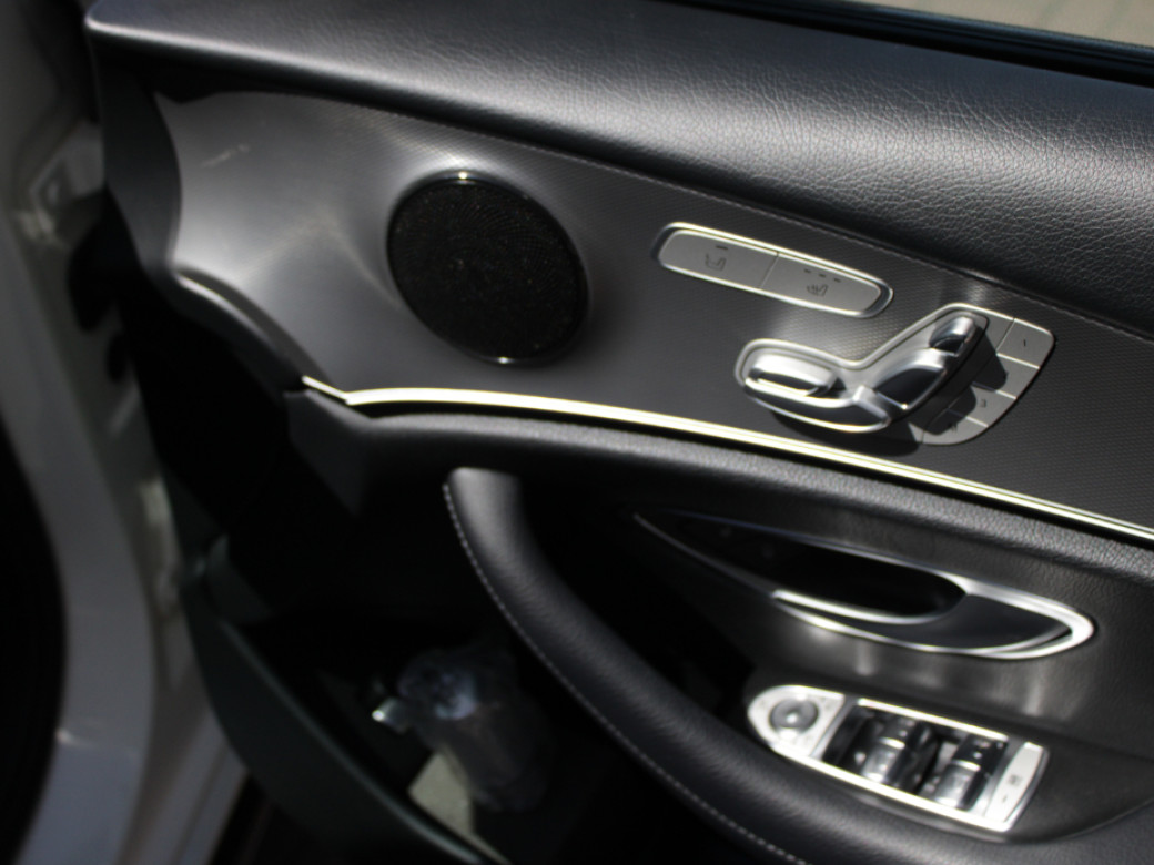 2020 Mercedes-Benz E 220