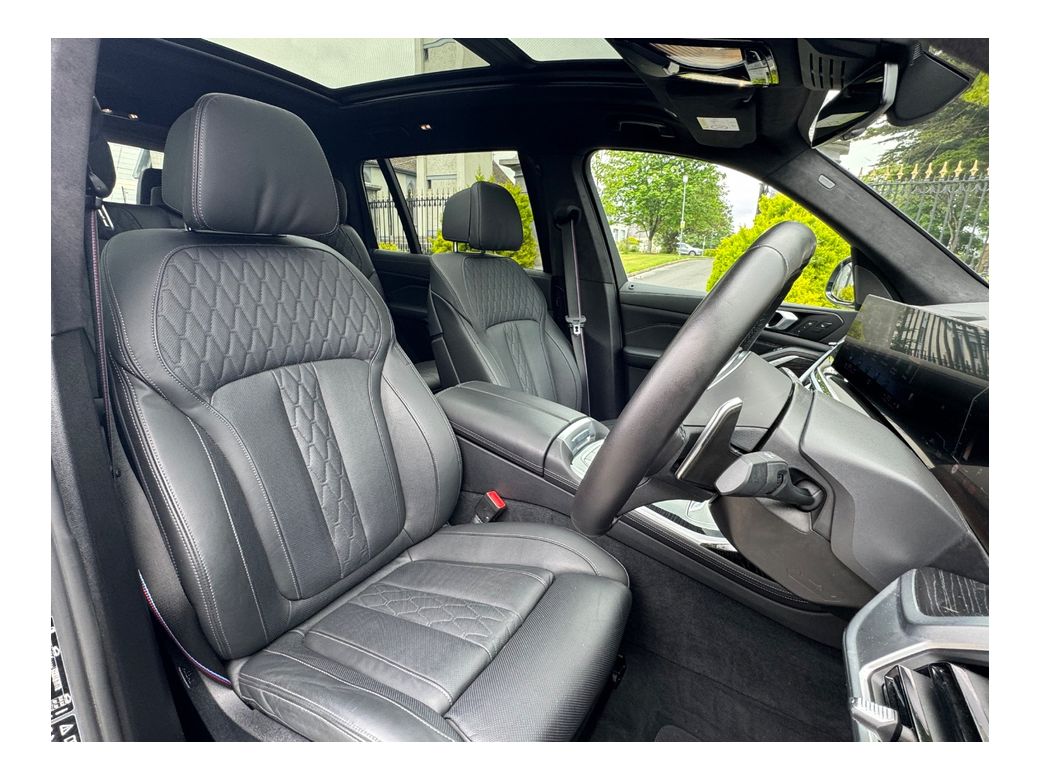 2023 BMW X7