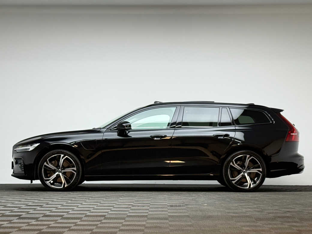 2025 Volvo V60