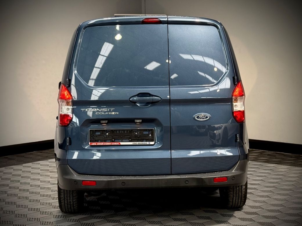 2023 Ford Transit Courier