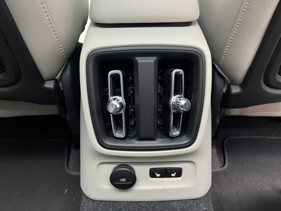 2021 Volvo XC40