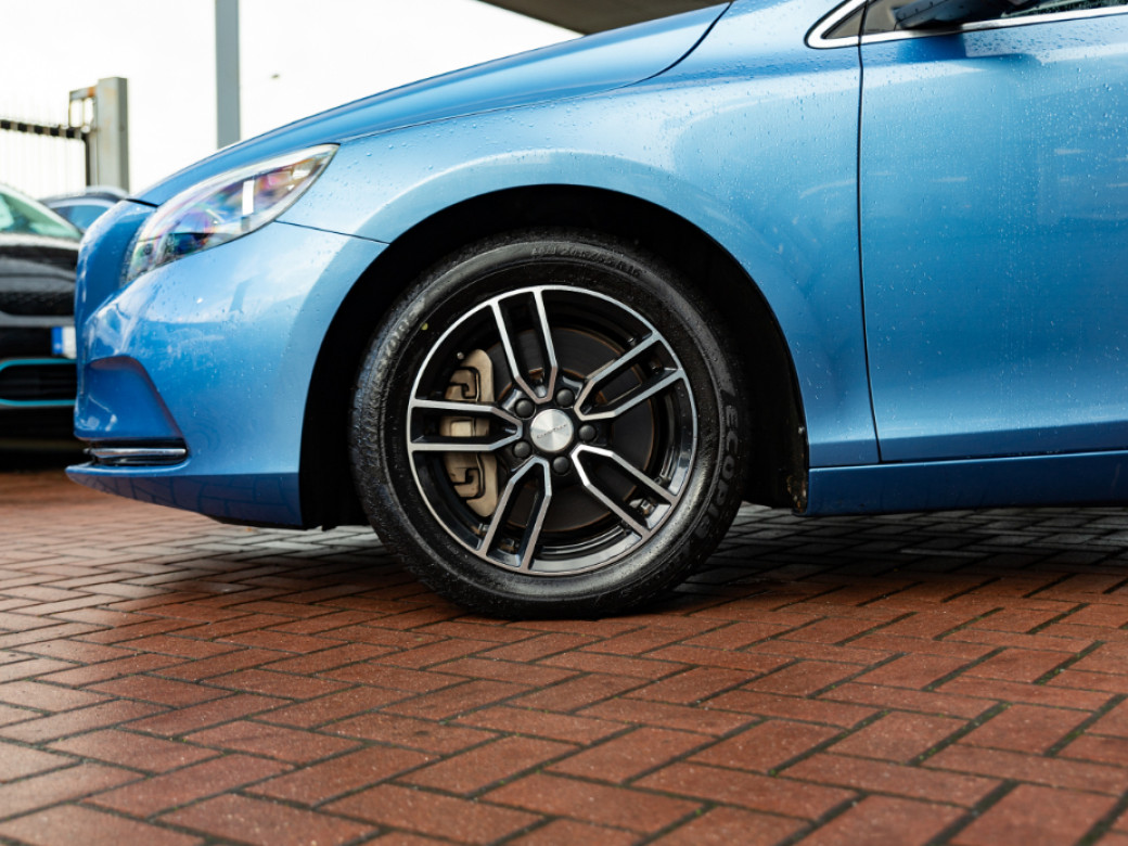 2016 Volvo V40