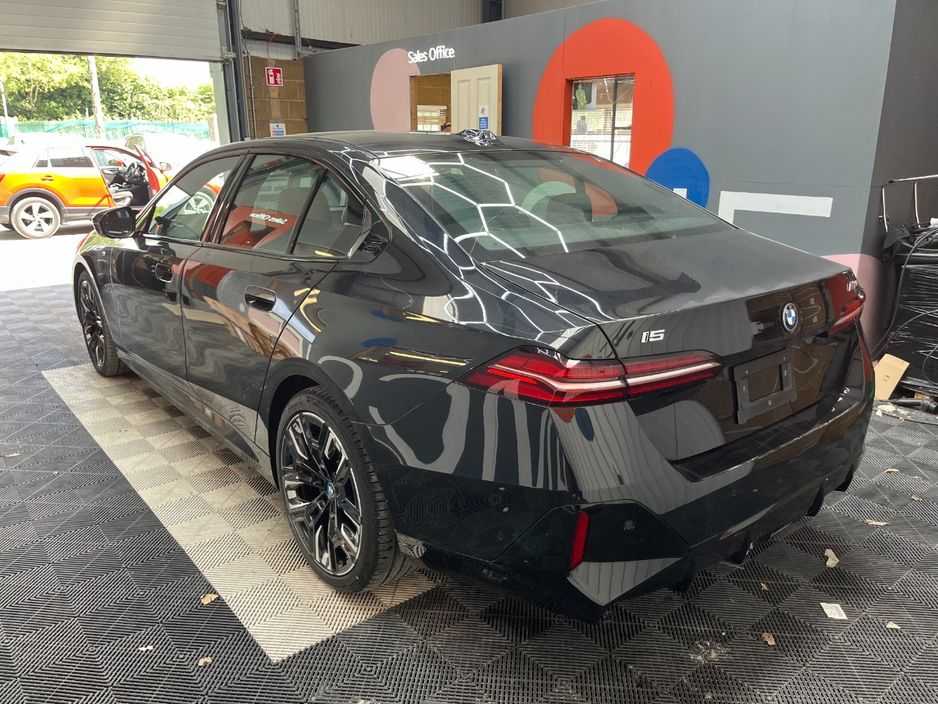 2024 BMW i5