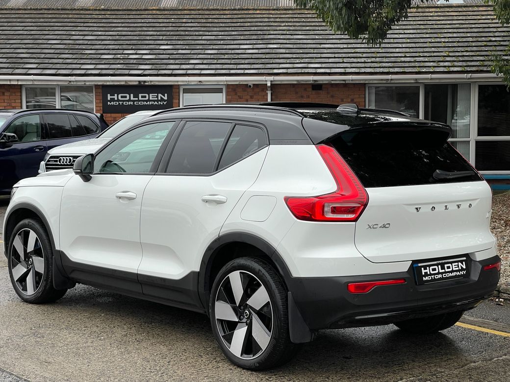 2022 Volvo XC40